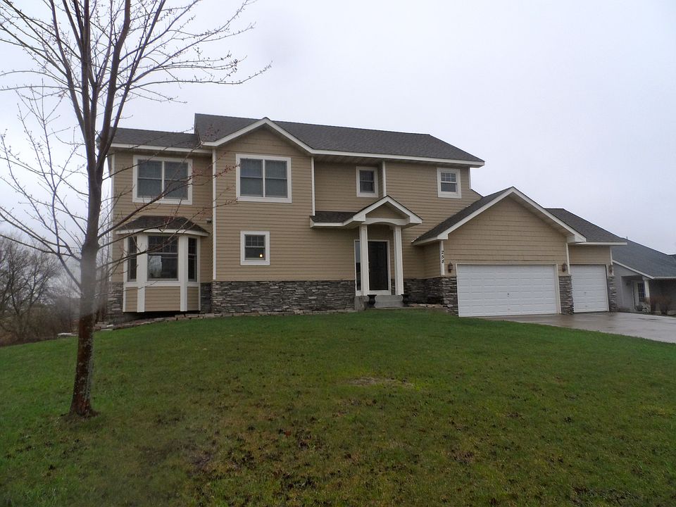 1st image of 258 Brady St