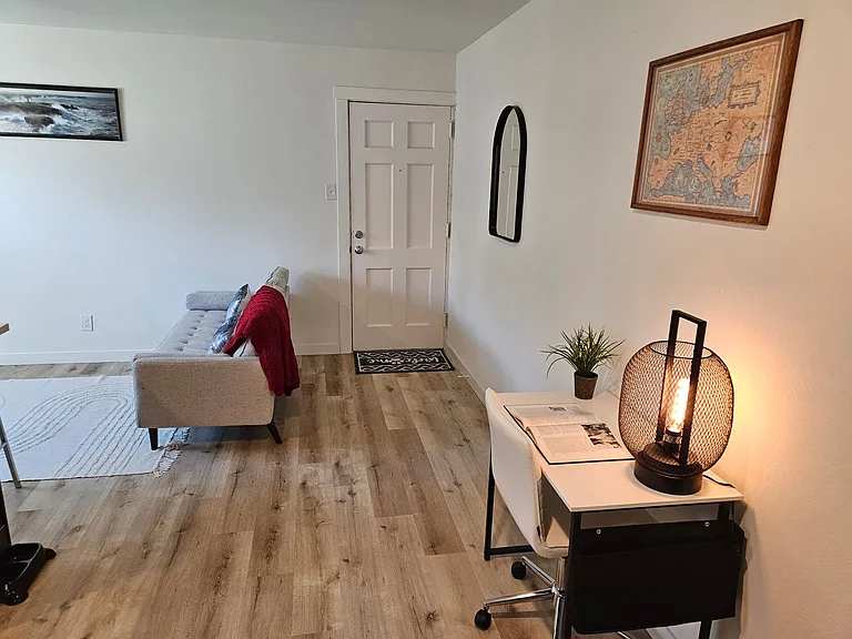 Hillside Apartments — Photo 32