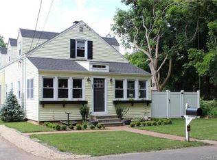 21 Homestead St, Old Saybrook, CT 06475