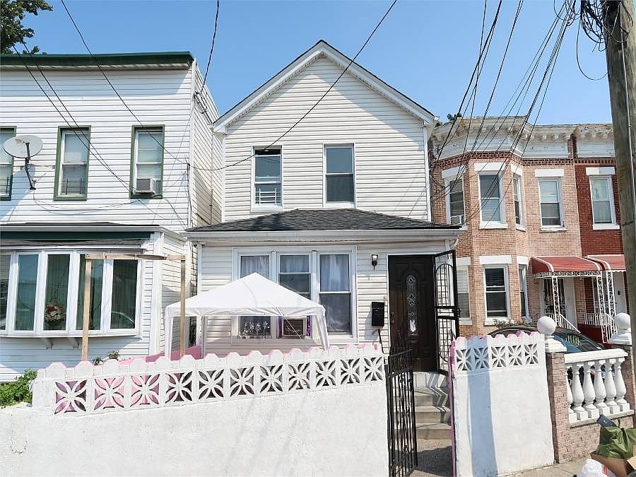 1st image of 11231 Dillon St