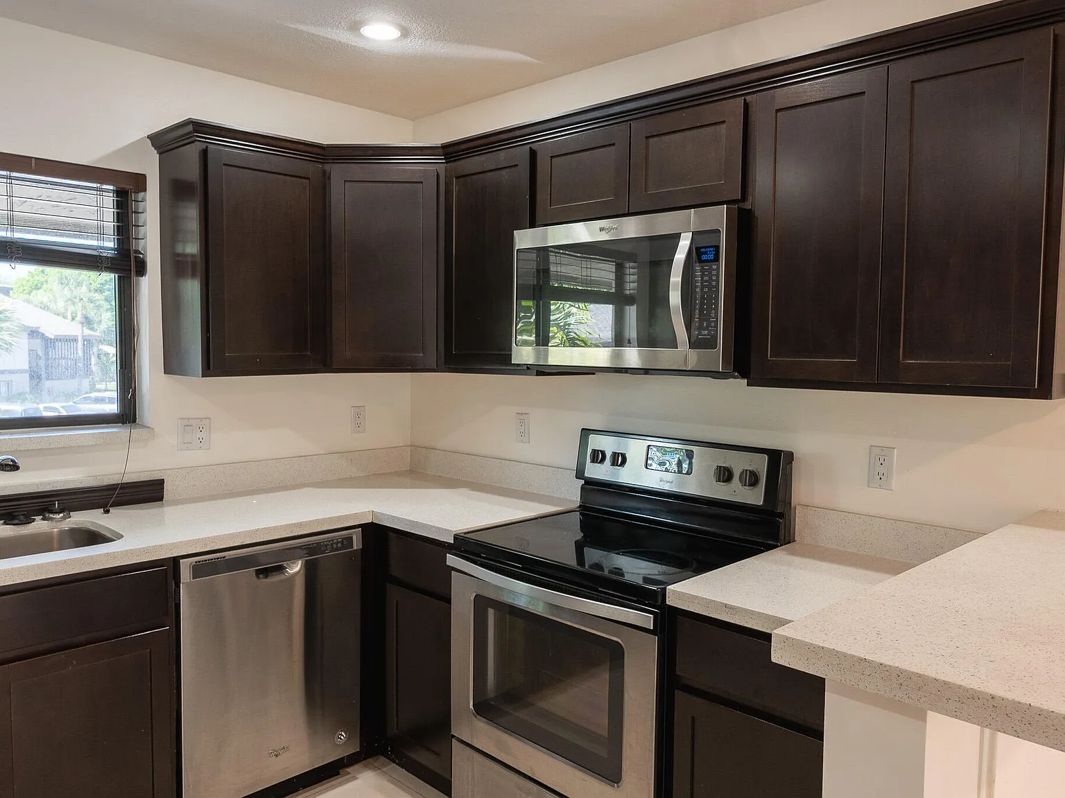 2 bed, 2.0 bath, 1315 sqft, $2,500 — Photo 3