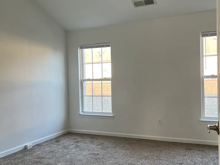 2347 Abington Dr — Photo 17