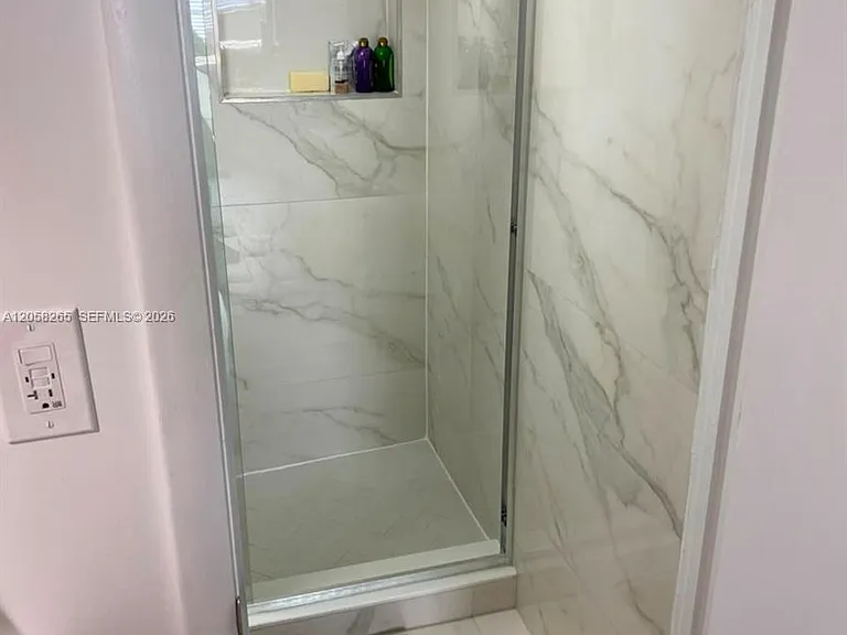 150 Ocean Lane Dr #8B — Photo 9
