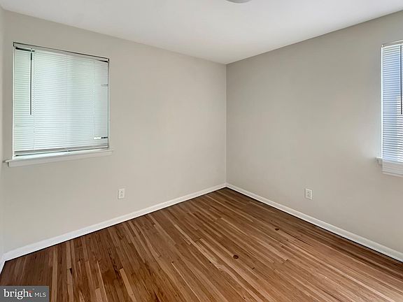 3rd image of 162 Bridge St