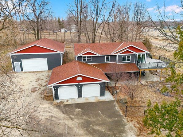 807 Division St, Morristown, MN 55052