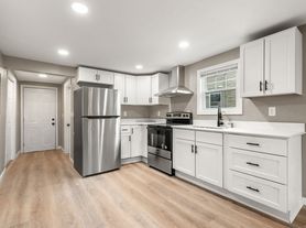 52 Elliot St, Worcester, MA