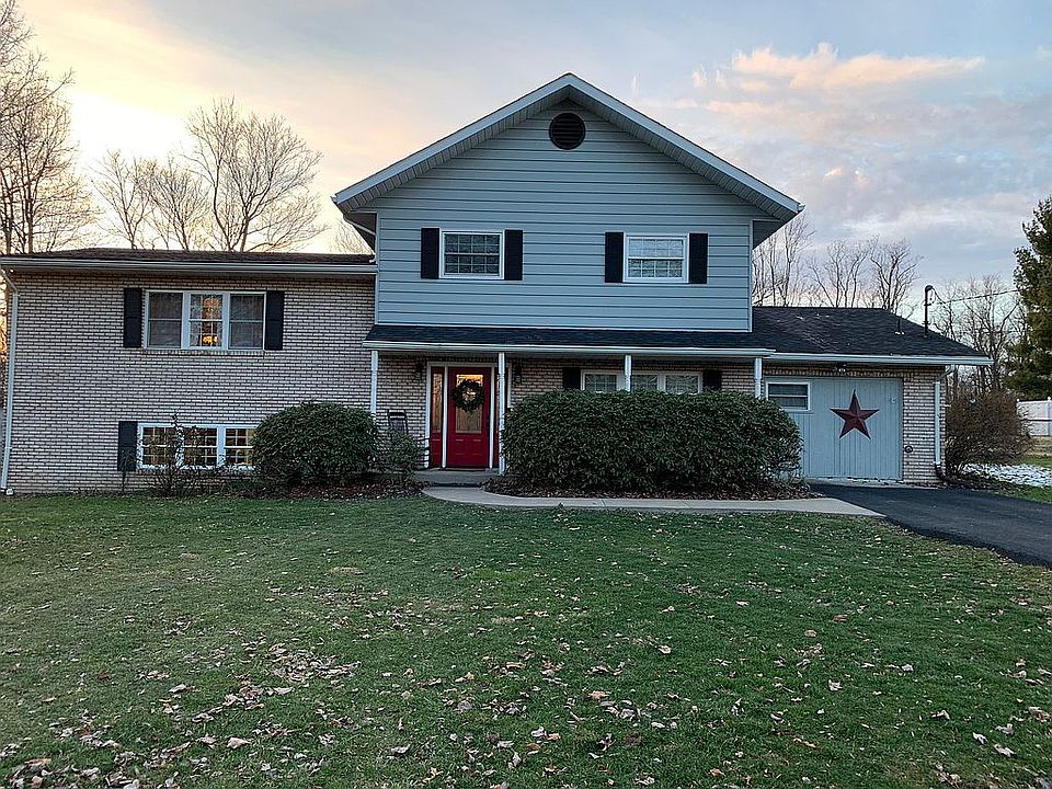 1st image of 2208 Surrey Dr