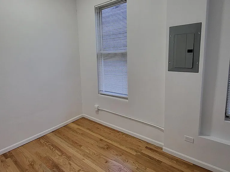 2523 S Whipple St #3F — Photo 8