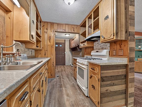 44th image of 111 Candlewood Ln