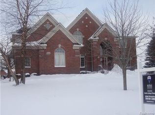 2638 Invitational Dr, Oakland, MI 48363