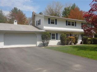 30 Blossom Ln, Scituate, RI 02831