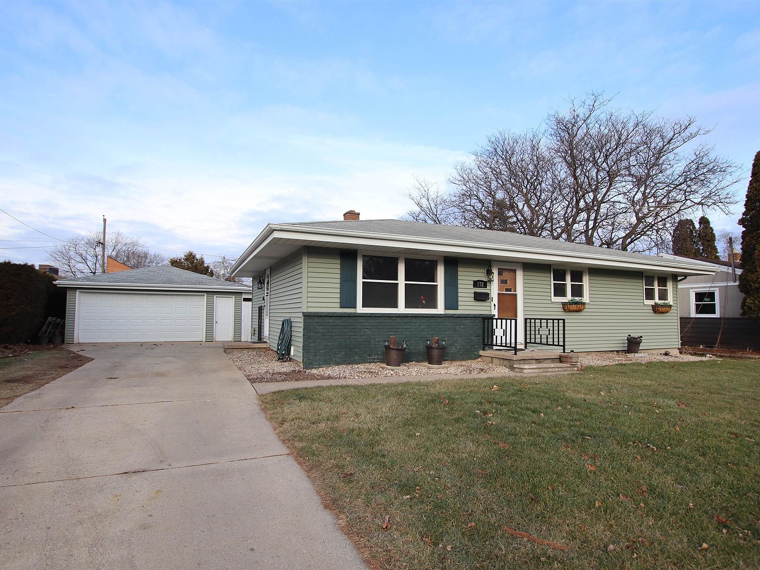 172 W 25th Ave, Oshkosh, WI 54902 Zillow