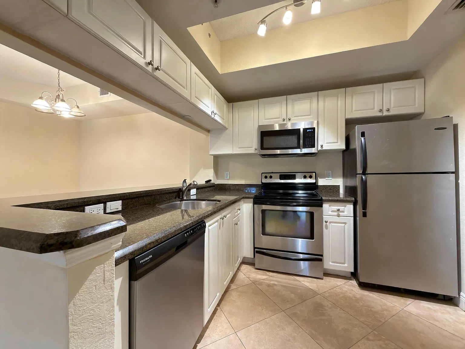 2 bed, 2.0 bath, 1057 sqft, $2,750 — Photo 1