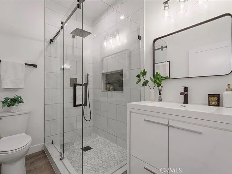 7717 Jamieson Ave — Photo 9
