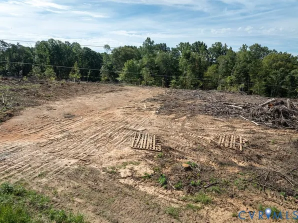 648 Hardtimes Rd #3, Farmville, VA 23901