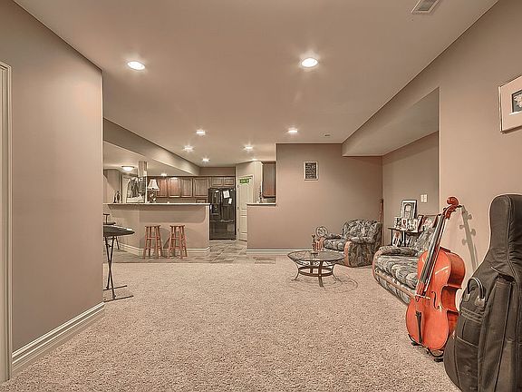 3rd image of 111 Dunleigh Park Ln