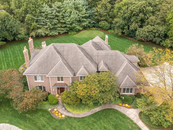 50929 Park Ridge Ct, Granger, IN 46530