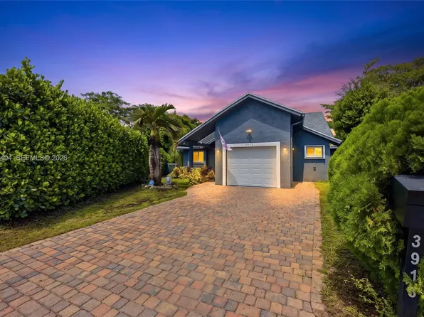 3913 NW 72nd Ln, Coral Springs, FL 33065