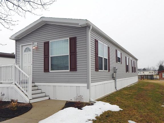 2nd image of 124 Parkside Ct