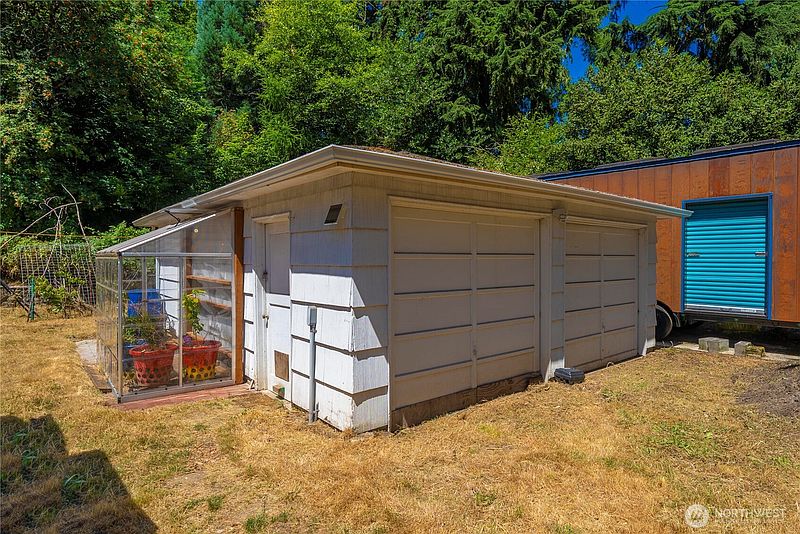 4th image of 12027 10th Avenue S