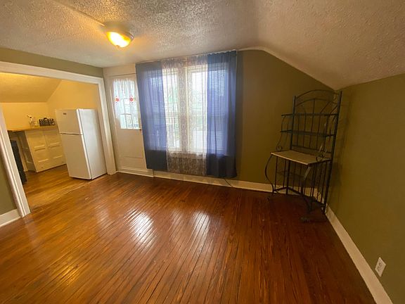 4th image of 2632 Seneca St APT 3