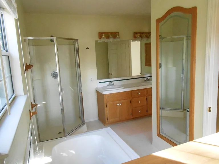 4896 Chateau Way — Photo 15