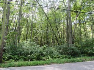 96 Butlertown Rd, Waterford, CT 06385