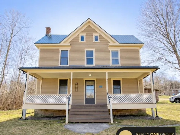 207 W Sycamore St, Snow Shoe, PA 16874