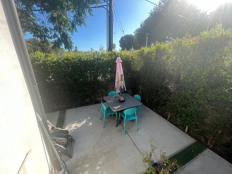 6203 Bakman Ave — Photo 16