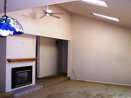 4th image of 2926 NE 193rd St