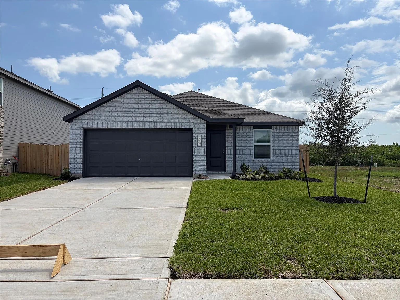 4 bed, 2.0 bath, 1716 sqft, $2,375 — Photo 3