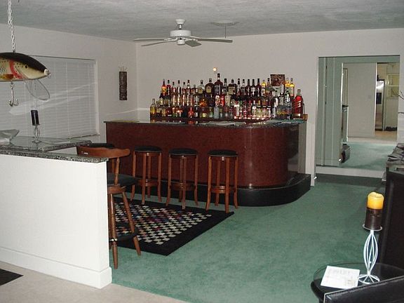 Dining/Entertainment Room