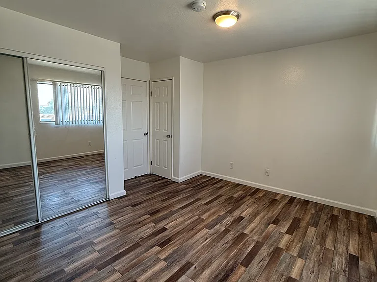 1600 W Carson St #212 — Photo 24