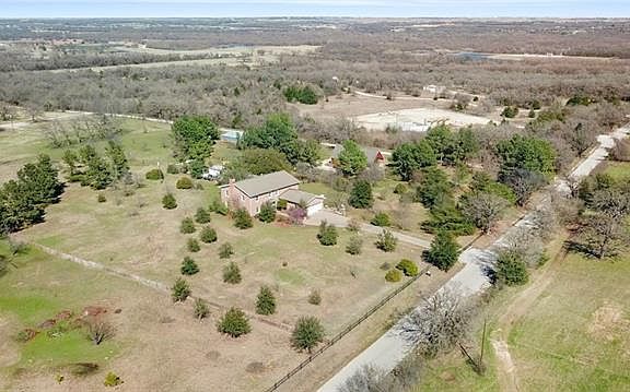3rd image of 1706 County Road 4757