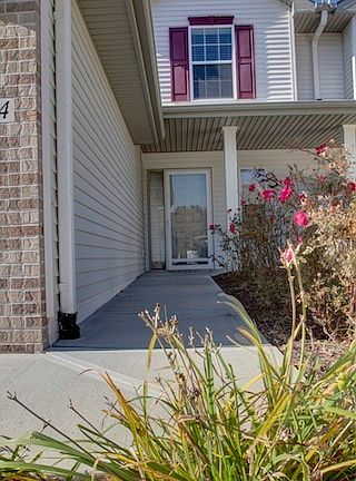 3rd image of 114 Highclere Dr