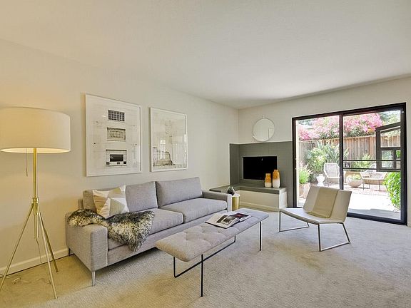 4th image of 25 Sherland Ave #B
