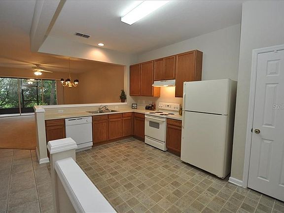 3rd image of 5053 Hawkstone Dr