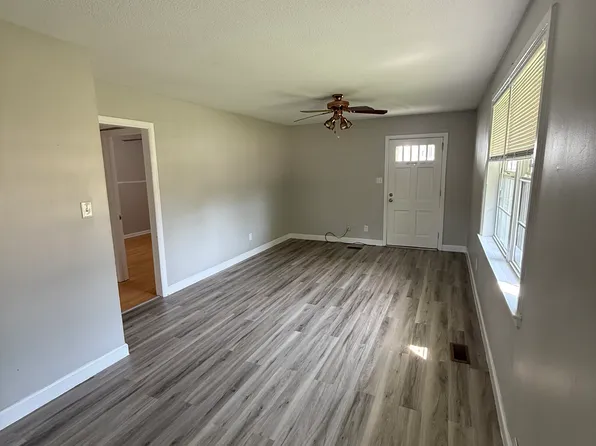 3323 Oakwood Blvd, Sheffield, AL 35660