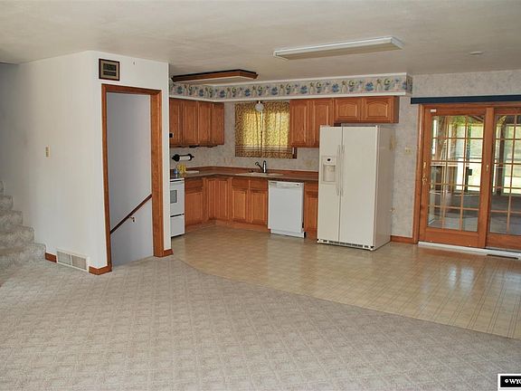 3rd image of 1223 Wilson Dr