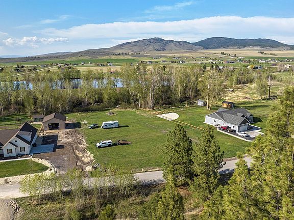 4th image of 562 Creek Hollow Way