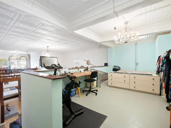 431 East 6th Street image 10 of 13