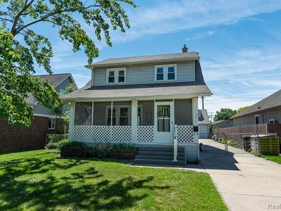 22612 Arcadia St, Saint Clair Shores, MI, 48082