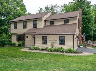 22 School House Hl, Burlington, CT 06013