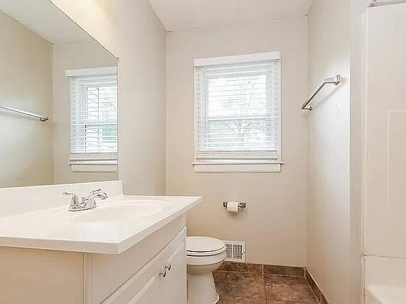 5th image of 6505 Farrow Ave