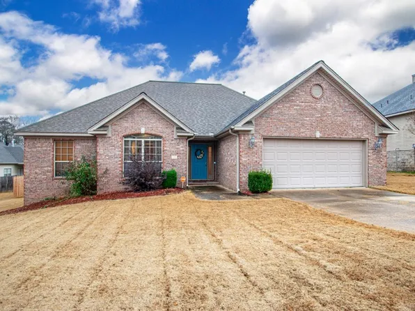 111 Woodridge Ct, Little Rock, AR 72204