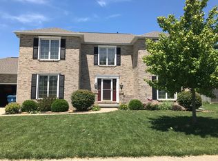 521 Gatlinburg Dr, Chatham, IL