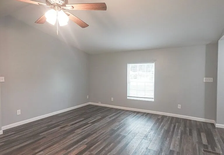 55 Peachtree Dr — Photo 6