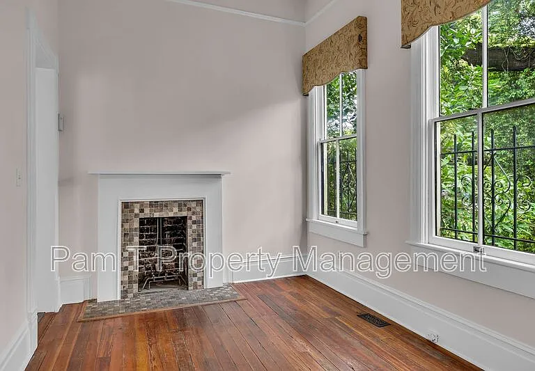 201 W 37th St #MAIN HOUSE — Photo 23
