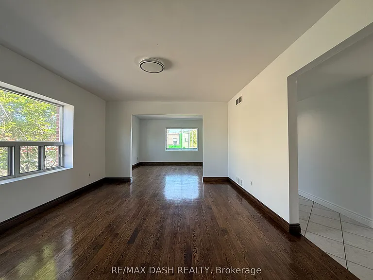 2973 Bloor St W #UPPER — Photo 11