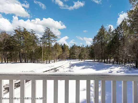 4th image of 114 Conifer Lake Road W